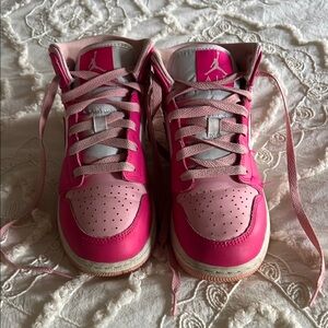 Nike Air Jordan 1 Mid GS Fierce Pink